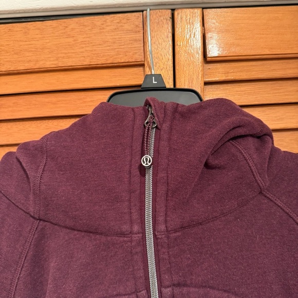 Lululemon Women’s Maroon Scuba Hooded Jacket Sz 10 - Picture 3 of 6